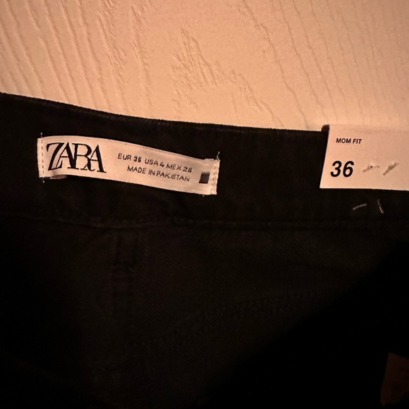 New Zara Mom Fit Jean - Picture 4 of 6